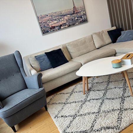 Ferienwohnung Downtown Charm With Free Parking Spot Pressburg Exterior foto