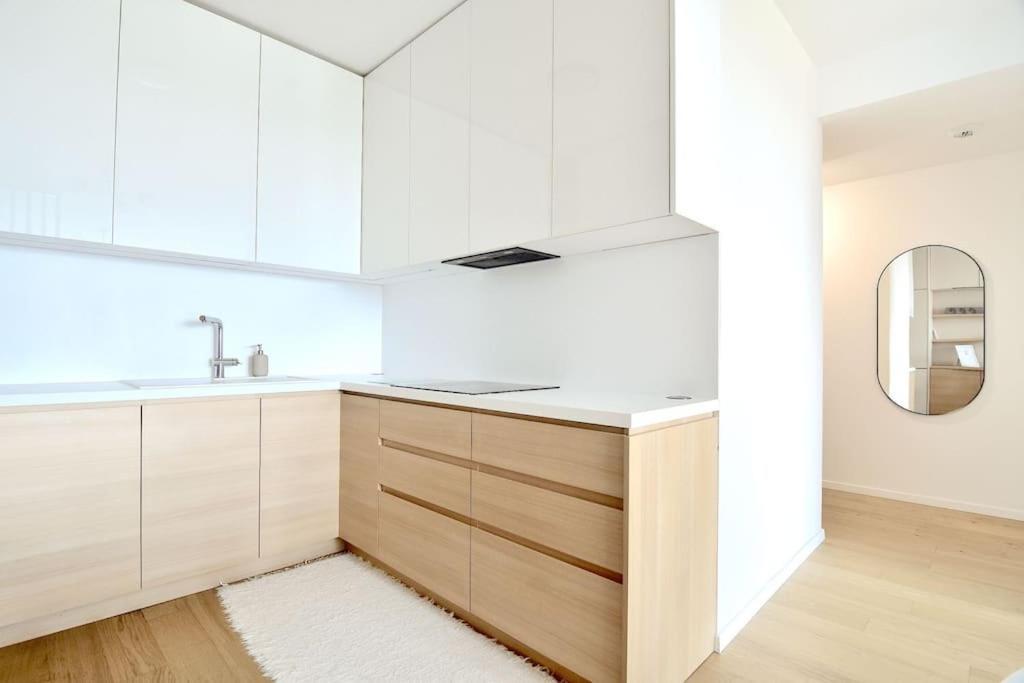 Ferienwohnung Downtown Charm With Free Parking Spot Pressburg Exterior foto